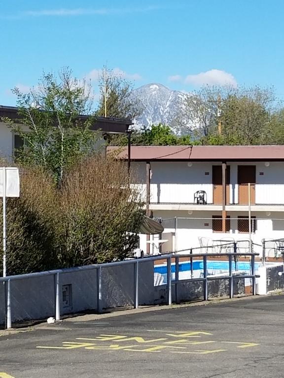Road Runner Lodge Кортес Экстерьер фото